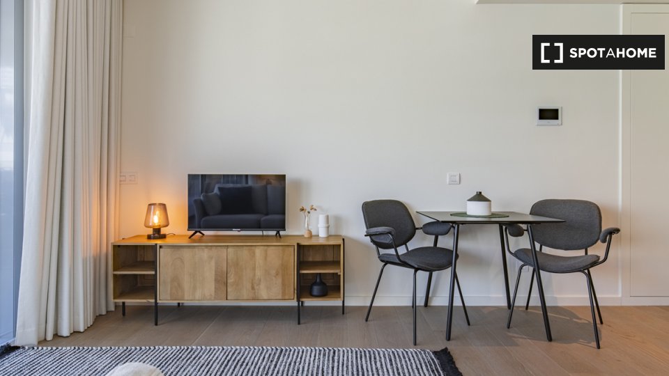 Apartment mono Lisbon — photo 14