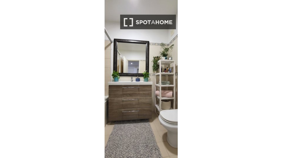Double room Lisbon, 2 beds, 85m² — photo 3