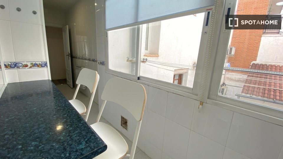 Double room Madrid, 4 beds — photo 15