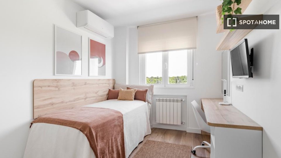 Double room Madrid, 4 beds — photo 2