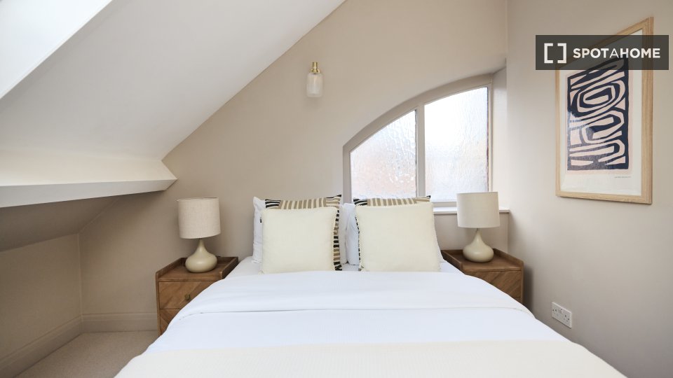 Apartment London, 3 beds, 101m² — photo 1