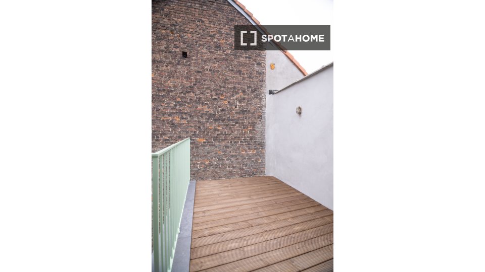 Double room Brussels, 3 beds — photo 12