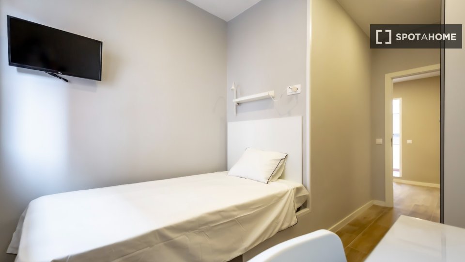 Double room Madrid, 14 beds — photo 13