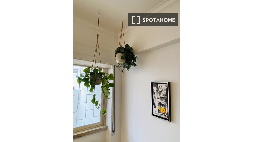 Apartment Lisbon, 2 beds, 70m² — photo 11