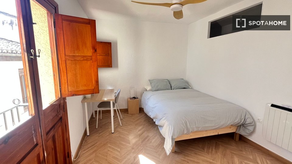 Double room Granada, 4 beds — photo 4