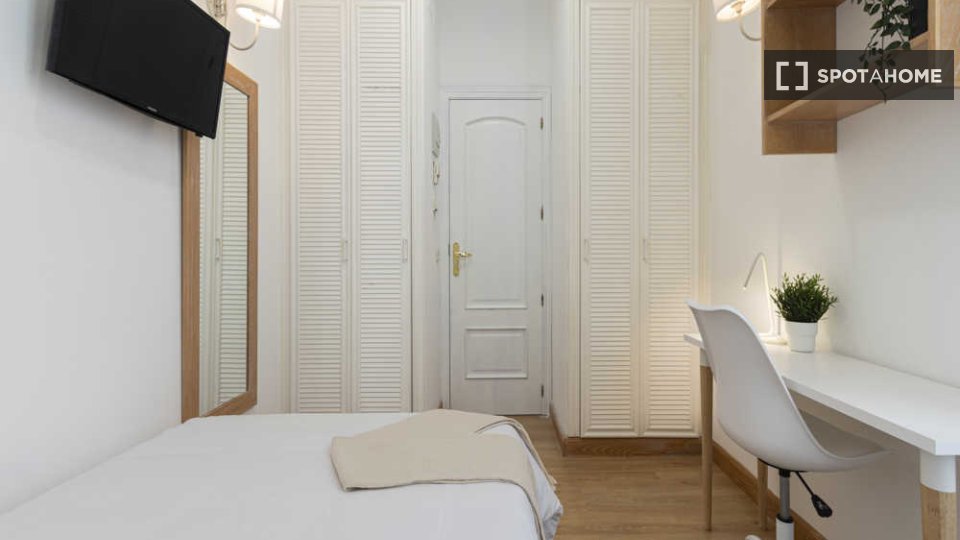 Double room Madrid, 41 beds — photo 106