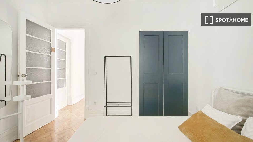 Double room Lisbon, 9 beds — photo 3