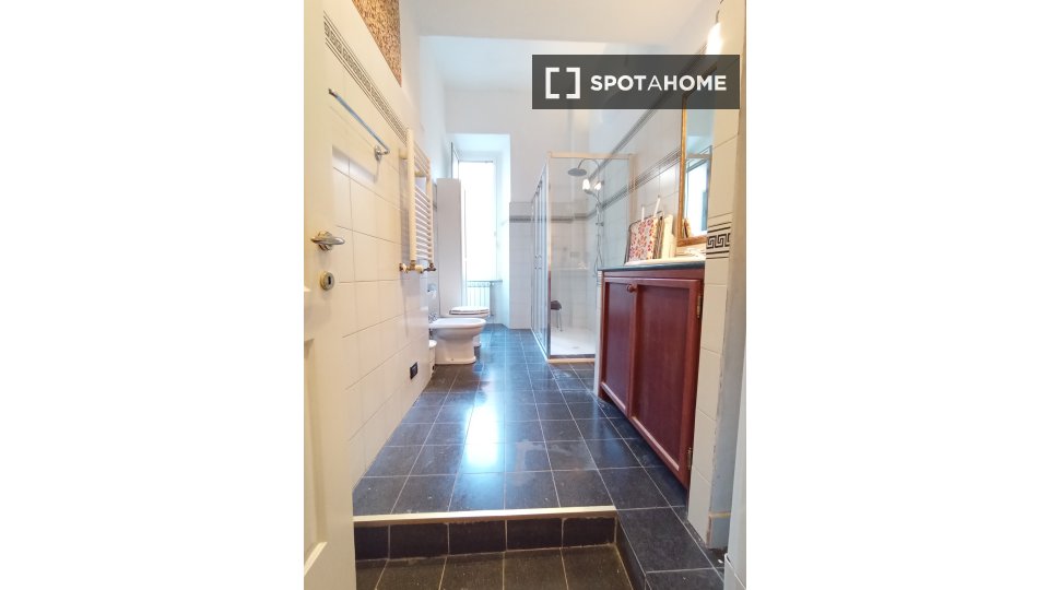 Double room Rome, 3 beds, 105m² — photo 12