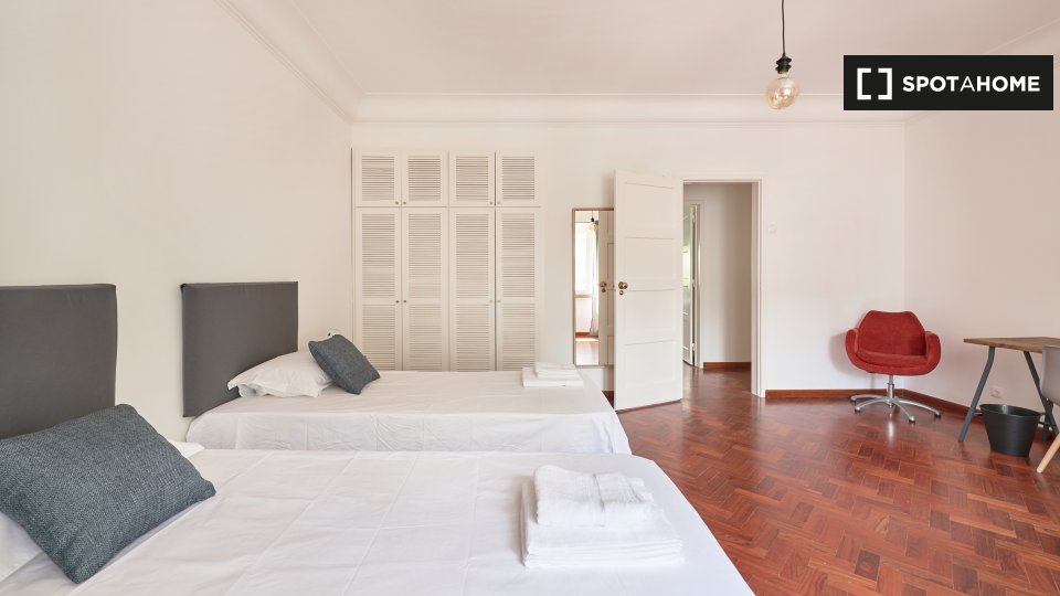 Double room Lisbon, 7 beds, 200m² — photo 12