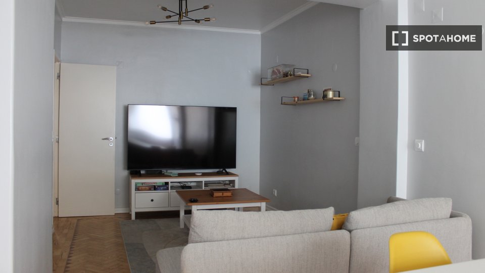 Apartment Lisbon, 2 beds, 106m² — photo 13