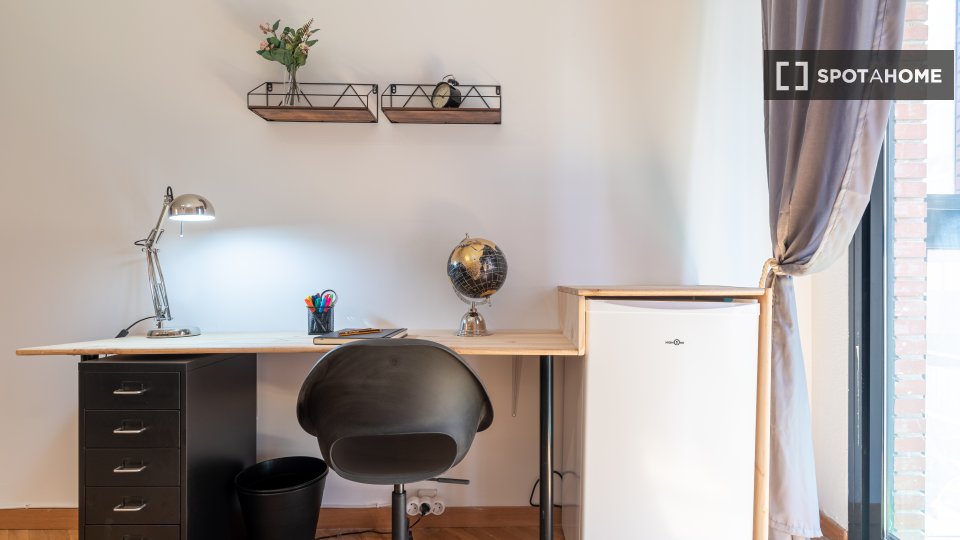 Double room Madrid, 7 beds, 160m² — photo 8