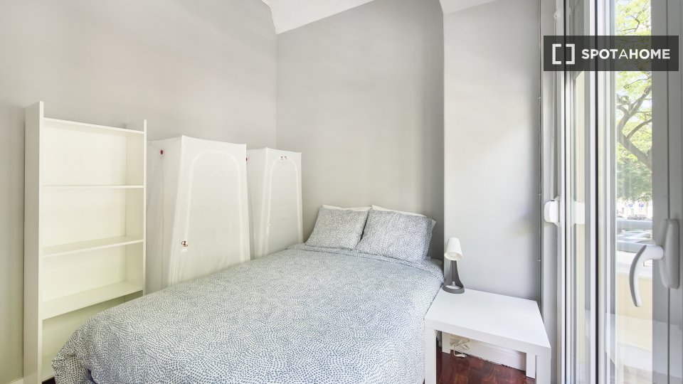 Double room Lisbon, 14 beds — photo 23