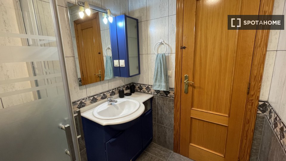 Apartment Valencia, 3 beds, 69m² — photo 23
