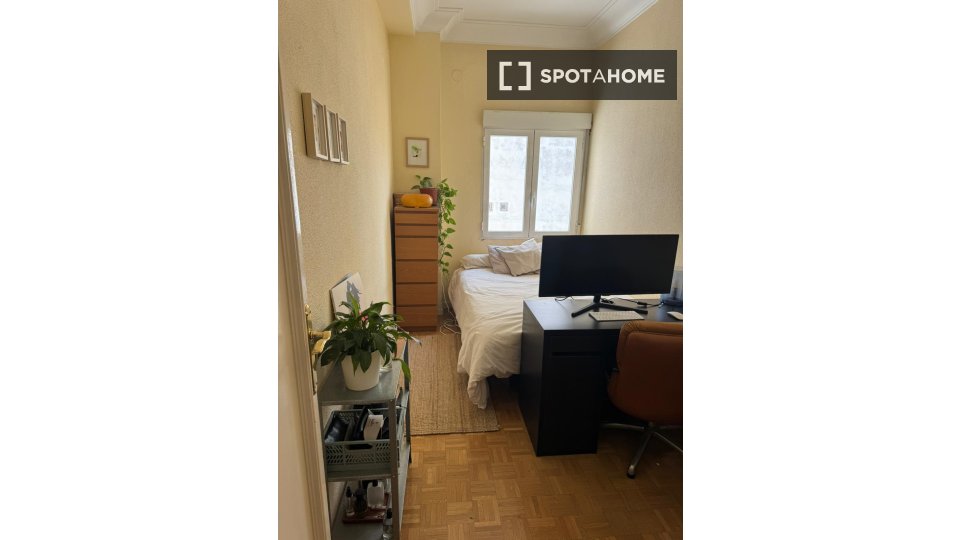 Double room Madrid, 4 beds, 150m² — photo 12