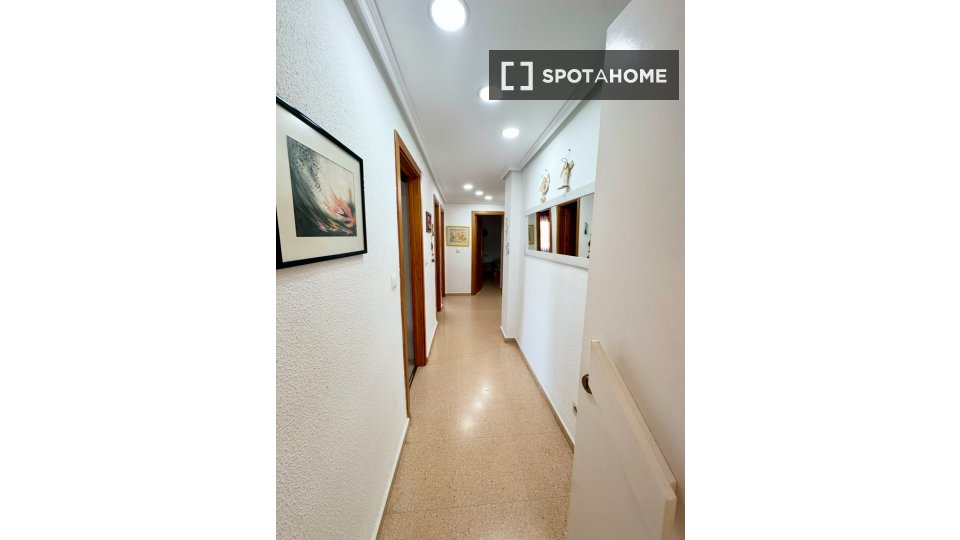 Apartment Alicante, 2 beds, 75m² — photo 15