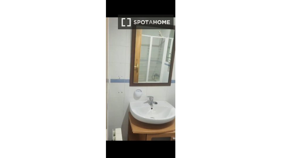 Double room Madrid, 4 beds — photo 2