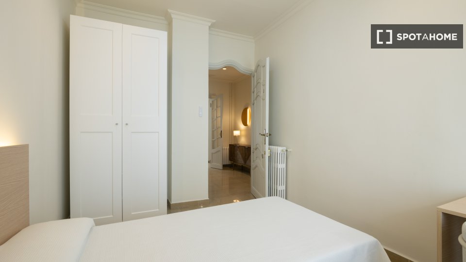 Chambre double Valence, 6 chambres, 100m² — photo 3