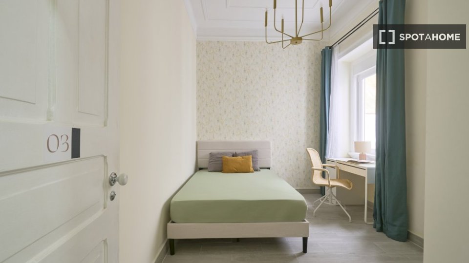 Double room Lisbon, 5 beds — photo 5