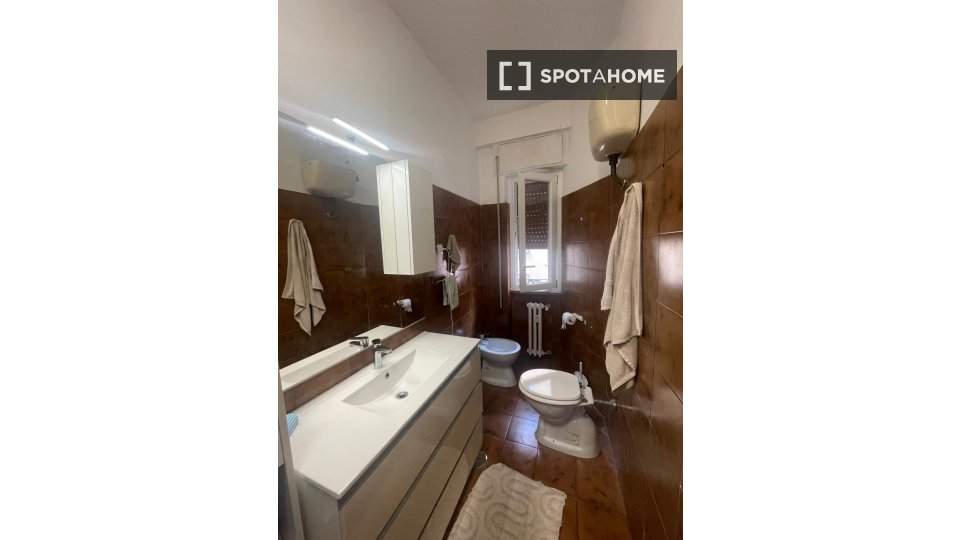 Double room Rome, 1 bed, 90m² — photo 19