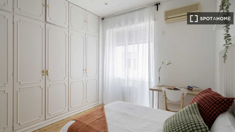 Double room Madrid, 8 beds — photo 29