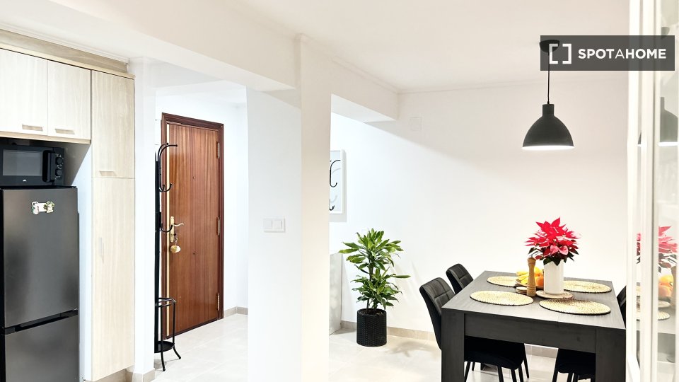 Double room Valencia, 2 beds — photo 1
