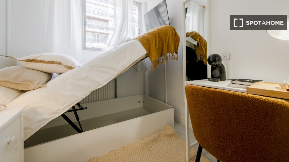 Double room Madrid, 9 beds — photo 10