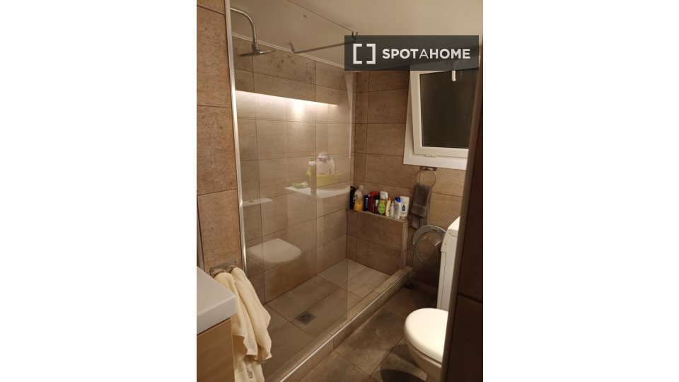 Double room Athens, 5 beds, 121m² — photo 6