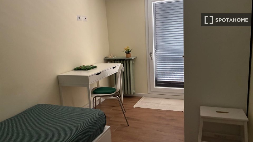 Double room Milan, 3 beds — photo 17