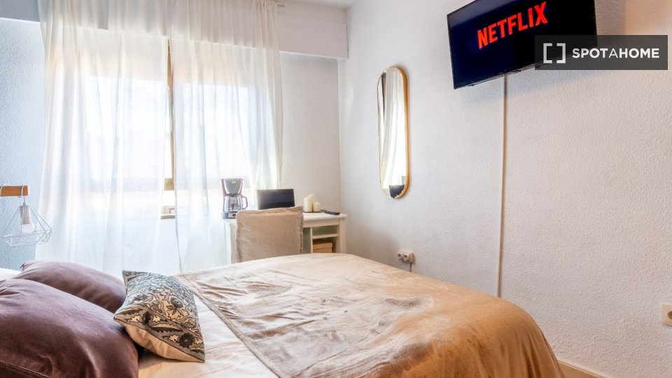 Double room Alicante, 7 beds, 150m² — photo 11