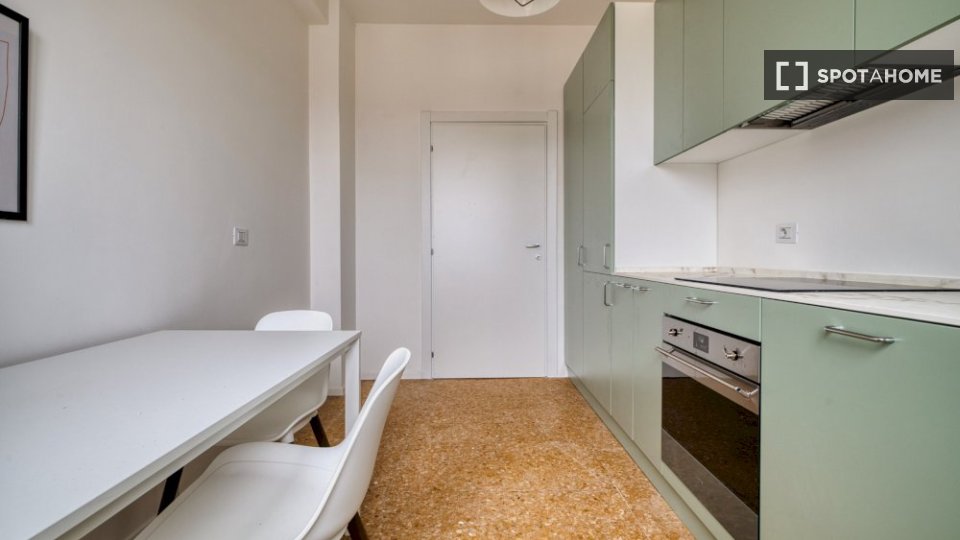 Double room Milan, 2 beds — photo 15