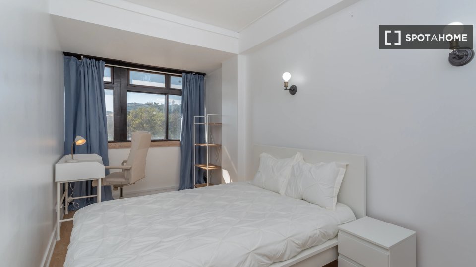 Double room Lisbon, 10 beds — photo 1