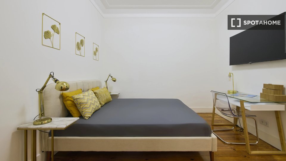 Double room Lisbon, 6 beds — photo 14