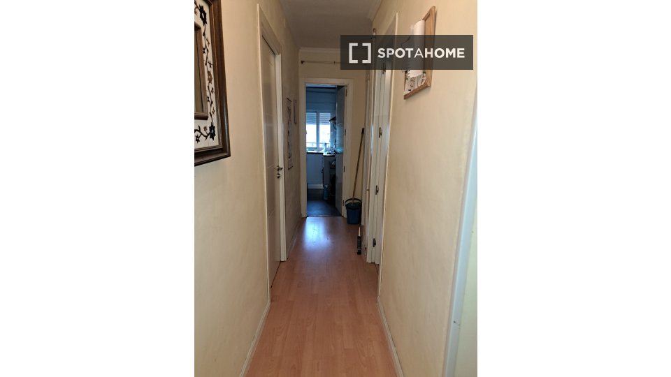 Double room Madrid, 3 beds — photo 2