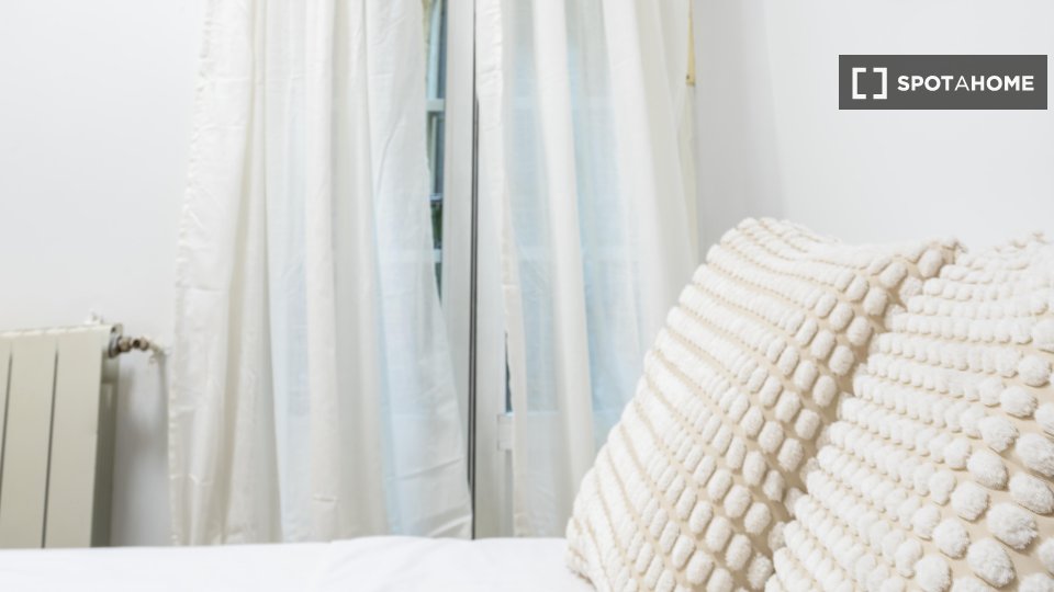Double room Madrid, 5 beds — photo 10