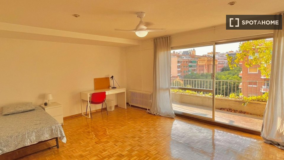 Double room Madrid, 6 beds — photo 10