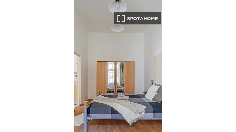 Double room Budapest, 3 beds, 80m² — photo 2