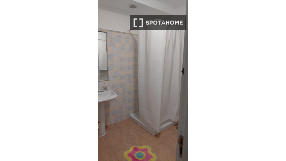 Double room Santa_Cruz_De_Tenerife, 2 beds, 60m² — photo 5