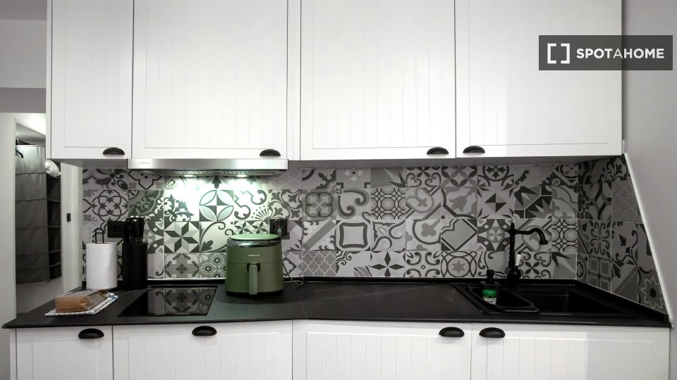 Apartment Lisbon, 1 bed — photo 14