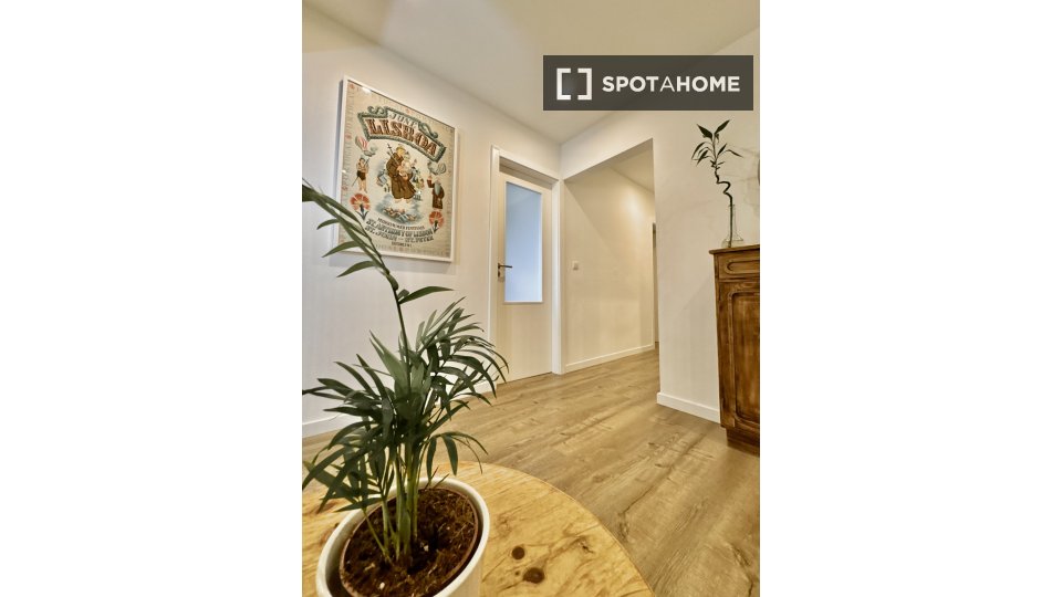 Apartment Lisbon, 3 beds, 135m² — photo 24
