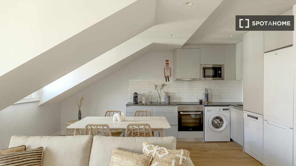 Apartment Lisbon, 2 beds — photo 13