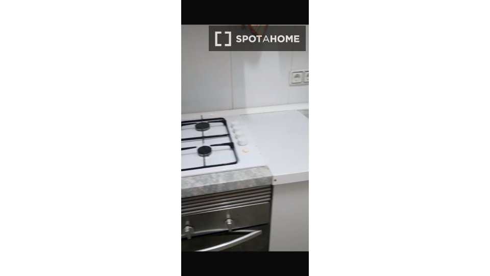 Double room Barcelona, 3 beds, 70m² — photo 3