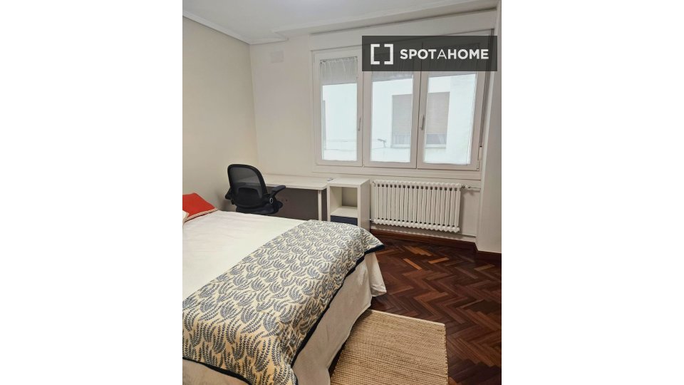 Double room Zaragoza, 4 beds, 114m² — photo 2