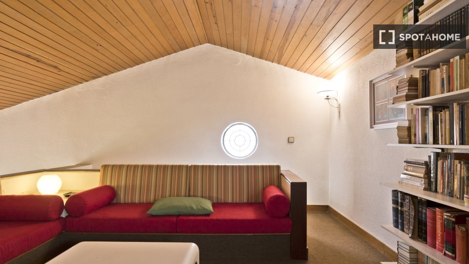 Apartment Lisbon, 3 beds, 140m² — photo 17