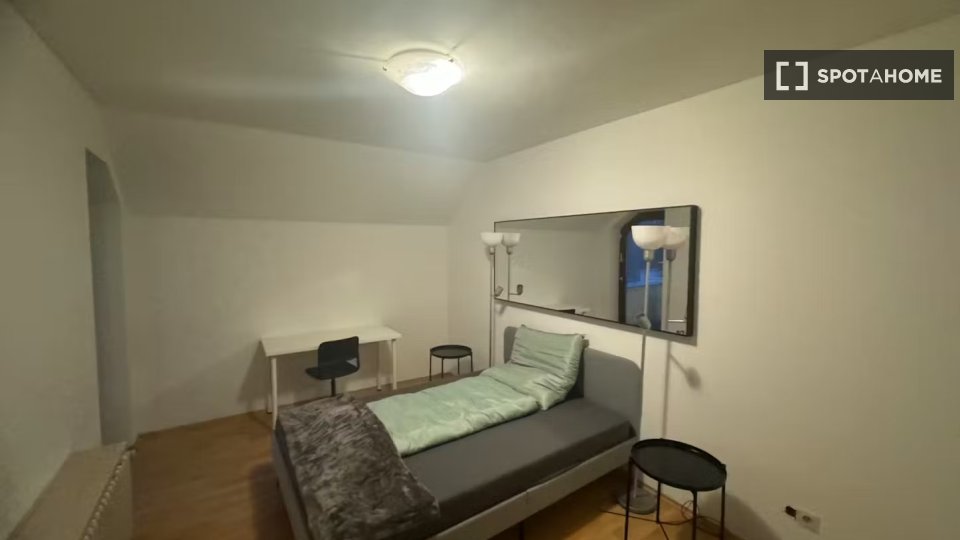 Double room Munich, 4 beds — photo 9