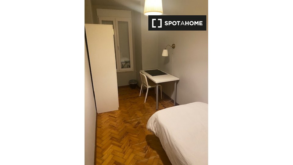 Double room Lisbon, 5 beds — photo 2