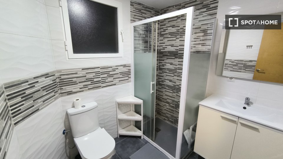 Double room Alicante, 5 beds — photo 3