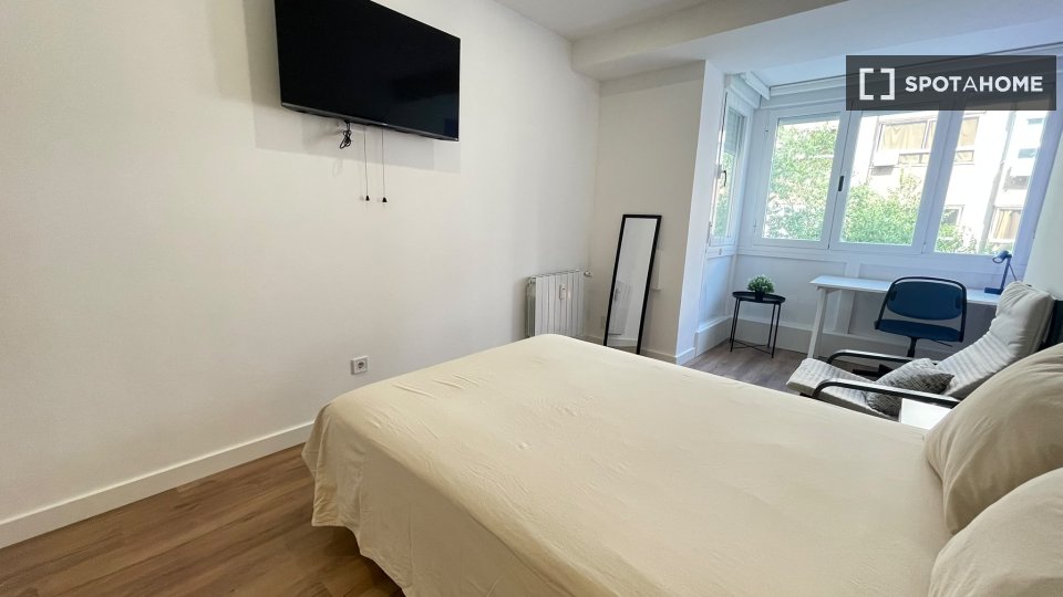 Double room Madrid, 6 beds — photo 3