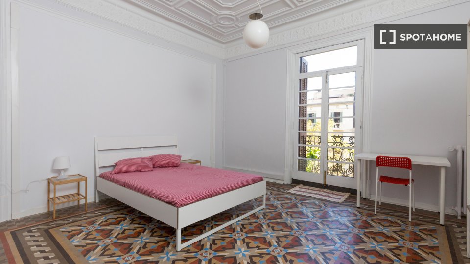 Double room Barcelona, 9 beds, 175m² — photo 10