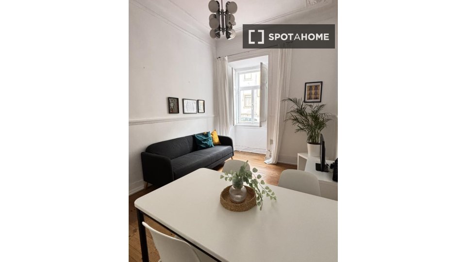 Apartment Lisbon, 2 beds, 75m² — photo 25