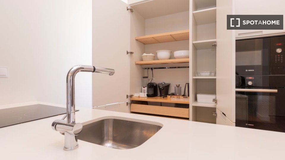 Apartment Lisbon, 4 beds — photo 16
